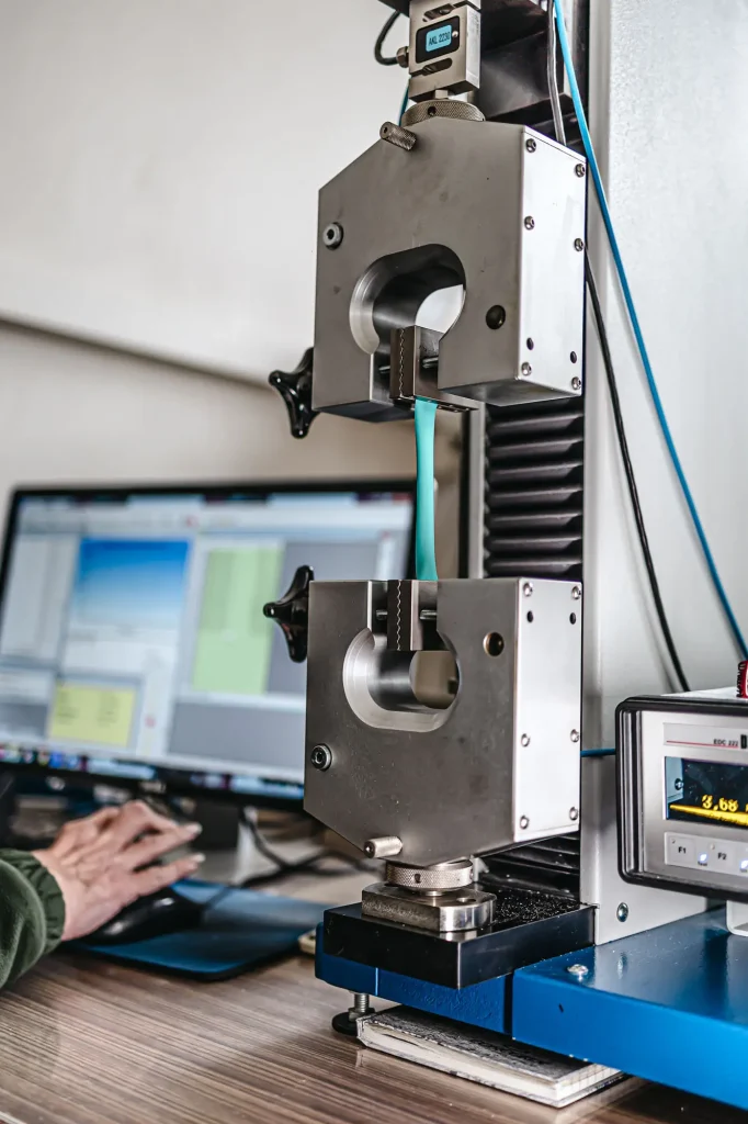 Quality that is tested: how the SVITAP testing laboratory verifies coated fabrics 2 svitap-testovaci-zarizeni-66/trhaci-zarizeni-tira-test